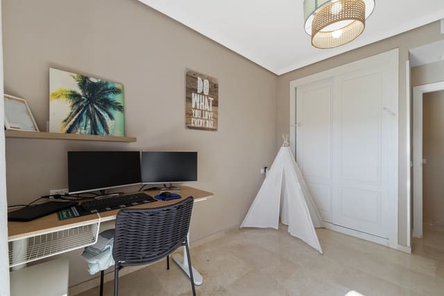 2 Zimmer Apartment zu verkaufen in La Cala de Mijas, Mijas mit Pool Garage - 385.000 € (Ref: 9304852)