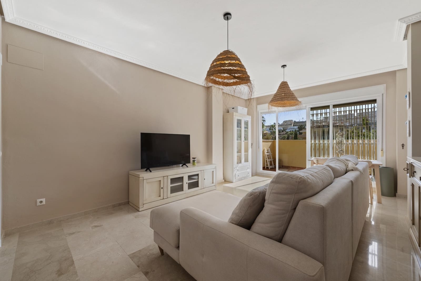 2 Zimmer Apartment zu verkaufen in La Cala de Mijas mit Pool Garage - 360.000 € (Ref: 9304852)