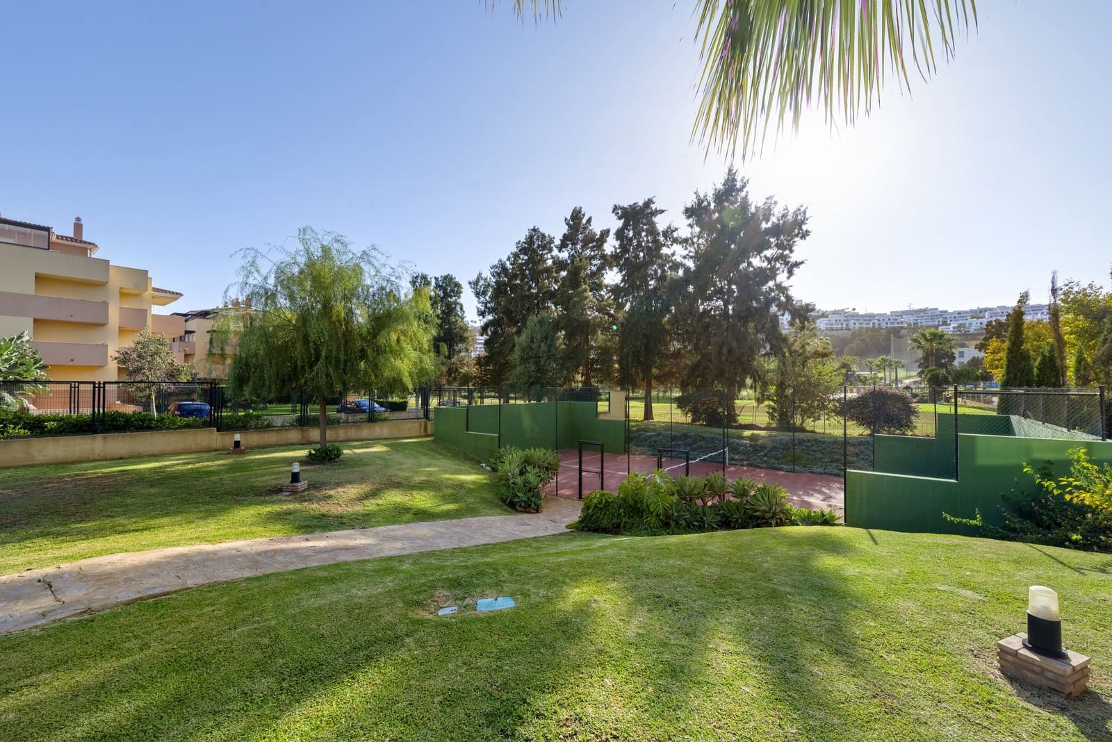 2 Zimmer Apartment zu verkaufen in La Cala de Mijas mit Pool Garage - 360.000 € (Ref: 9304852)