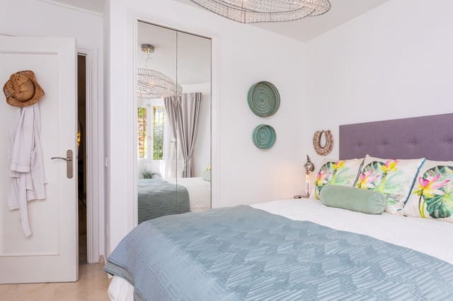 2 bedroom Apartment for sale in Calahonda, Mijas with pool - € 280,000 (Ref: 9310282)