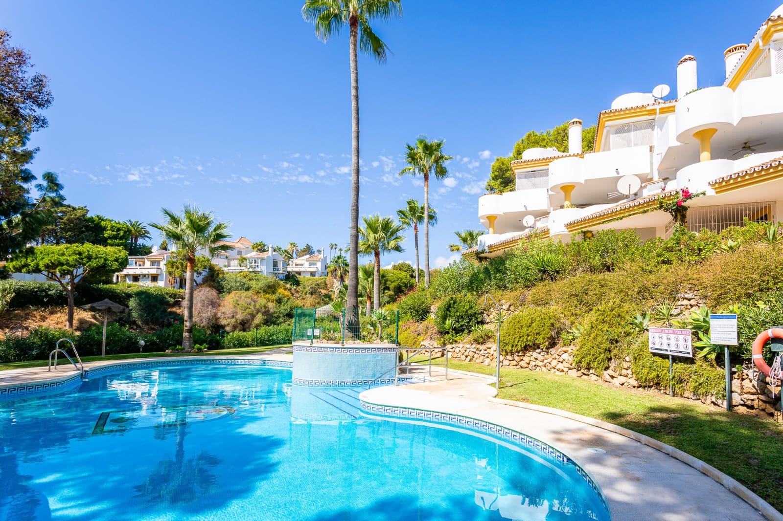 2 chambre Appartement à vendre à Calahonda avec piscine - 280 000 € (Ref: 9310282)