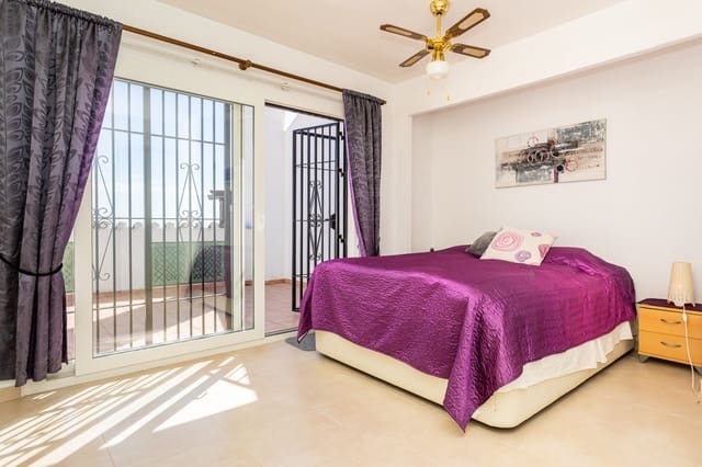 4 chambre Maison de Ville à vendre à Calahonda, Mijas avec piscine garage - 495 000 € (Ref: 9317045)