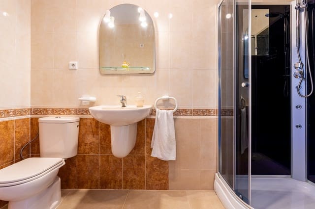 4 chambre Maison de Ville à vendre à Calahonda, Mijas avec piscine garage - 495 000 € (Ref: 9317045)