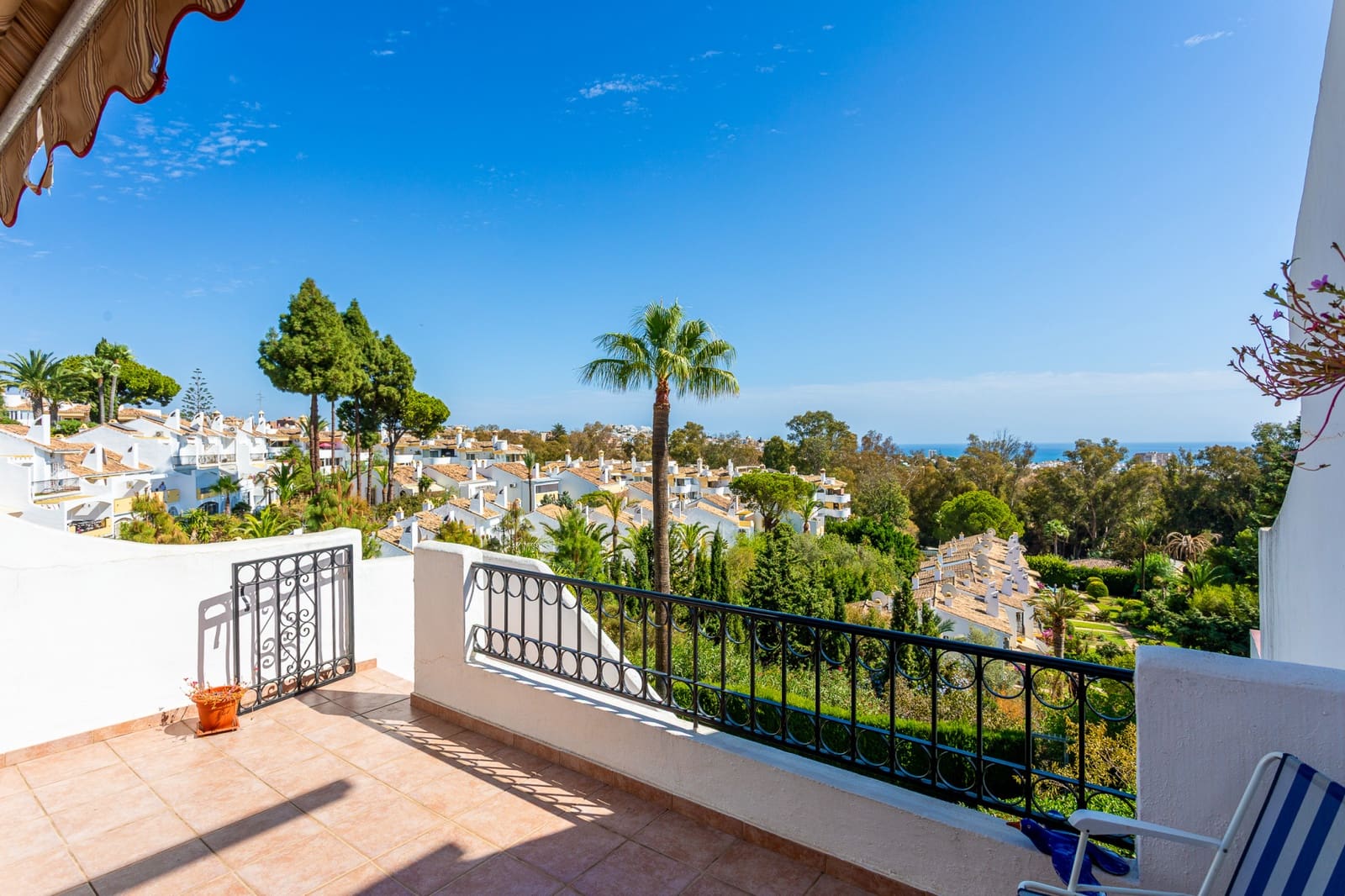 4 chambre Maison de Ville à vendre à Calahonda avec piscine garage - 495 000 € (Ref: 9317045)