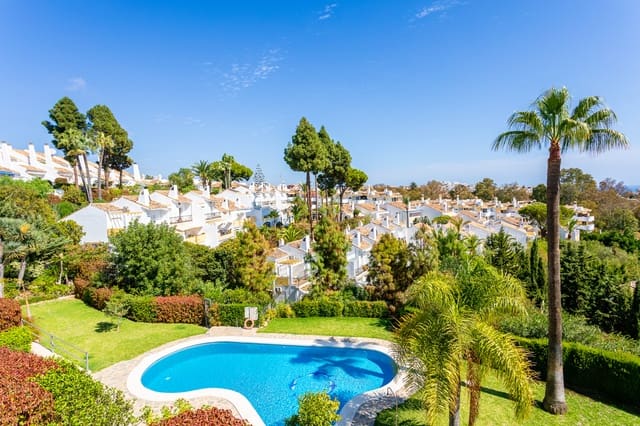 4 chambre Maison de Ville à vendre à Calahonda, Mijas avec piscine garage - 495 000 € (Ref: 9317045)
