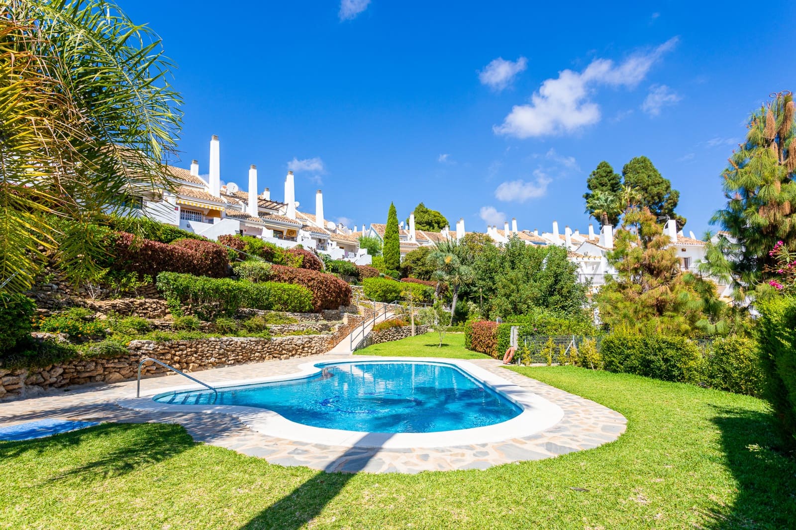 4 chambre Maison de Ville à vendre à Calahonda avec piscine garage - 495 000 € (Ref: 9317045)