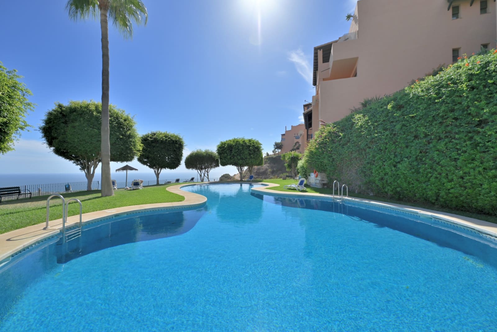 2 sypialnia Apartament na sprzedaż w Calahonda z basenem garażem - 275 000 € (Ref: 9325807)