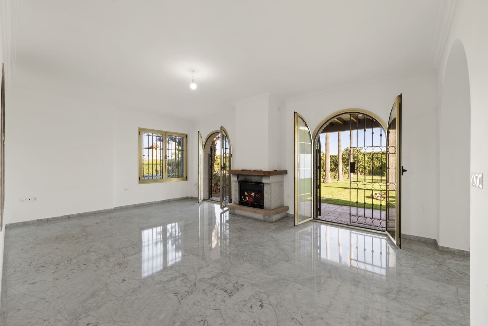 4 sovrum Villa till salu i Mijas Costa med pool garage - 965 000 € (Ref: 9334256)