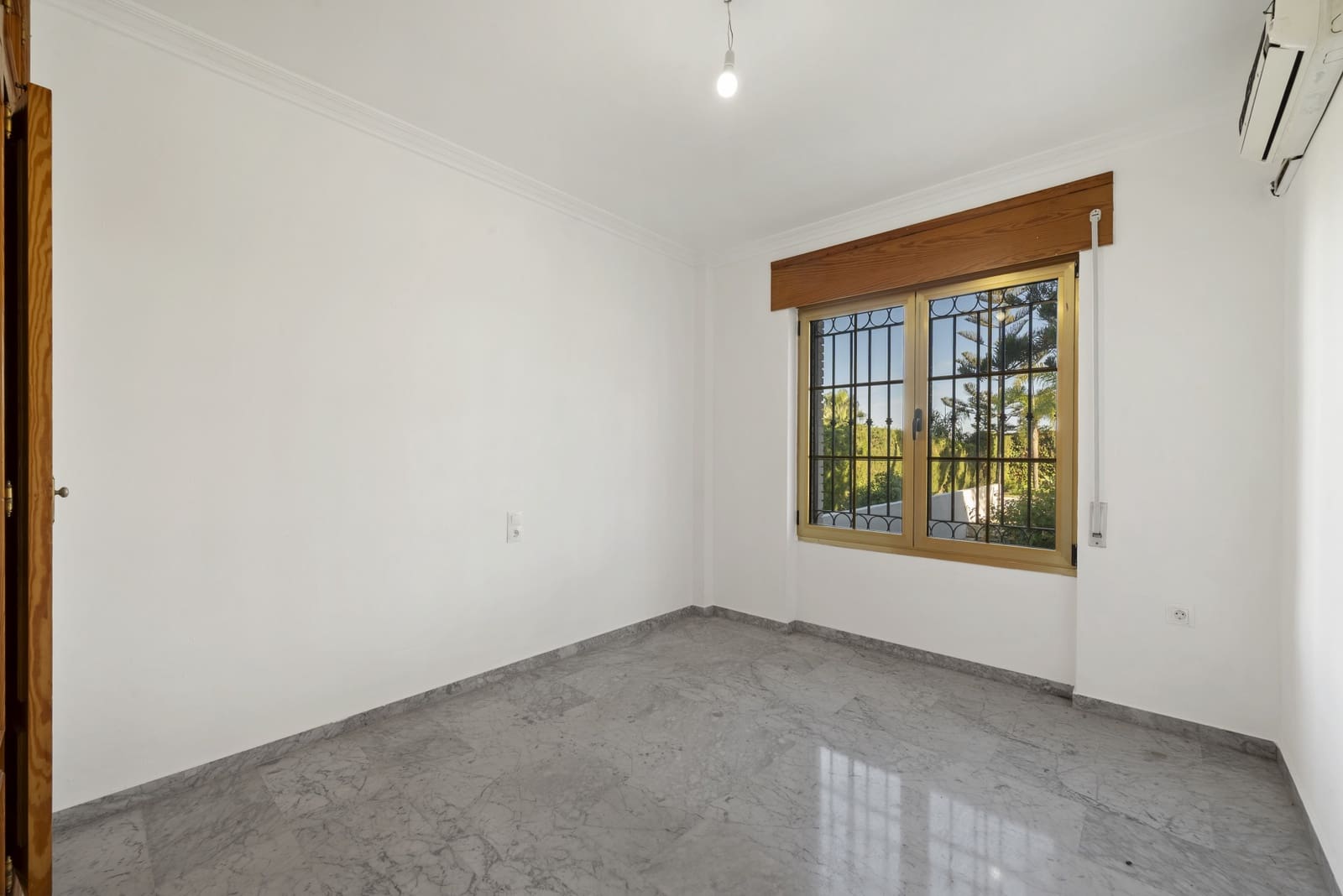 4 sovrum Villa till salu i Mijas Costa med pool garage - 965 000 € (Ref: 9334256)