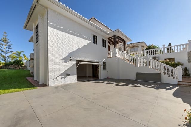 4 soverom Villa til salgs i Mijas Costa, Mijas med svømmebasseng garasje - € 895 000 (Ref: 9334256)