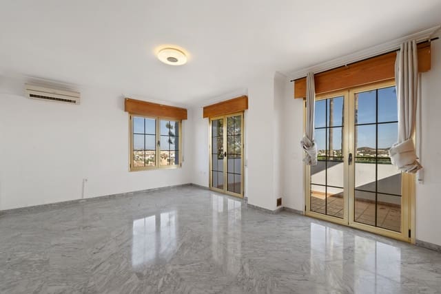 4 soverom Villa til salgs i Mijas Costa, Mijas med svømmebasseng garasje - € 895 000 (Ref: 9334256)