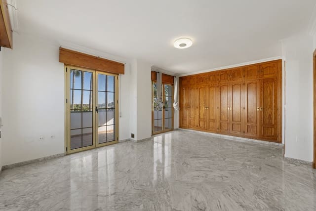 4 soverom Villa til salgs i Mijas Costa, Mijas med svømmebasseng garasje - € 895 000 (Ref: 9334256)