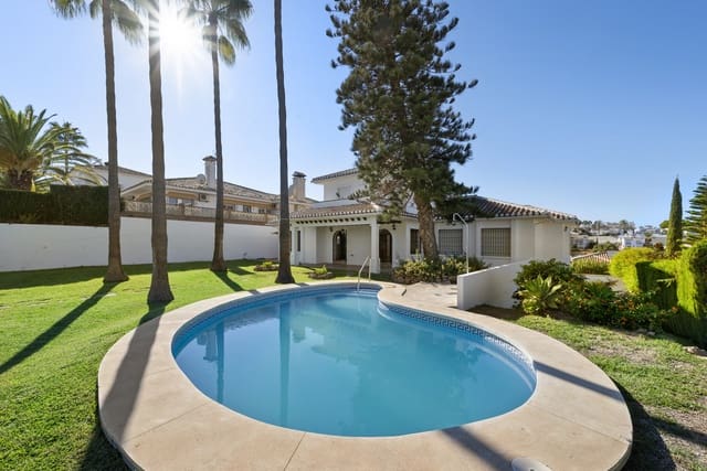 4 soverom Villa til salgs i Mijas Costa, Mijas med svømmebasseng garasje - € 895 000 (Ref: 9334256)