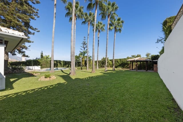 4 soverom Villa til salgs i Mijas Costa, Mijas med svømmebasseng garasje - € 895 000 (Ref: 9334256)