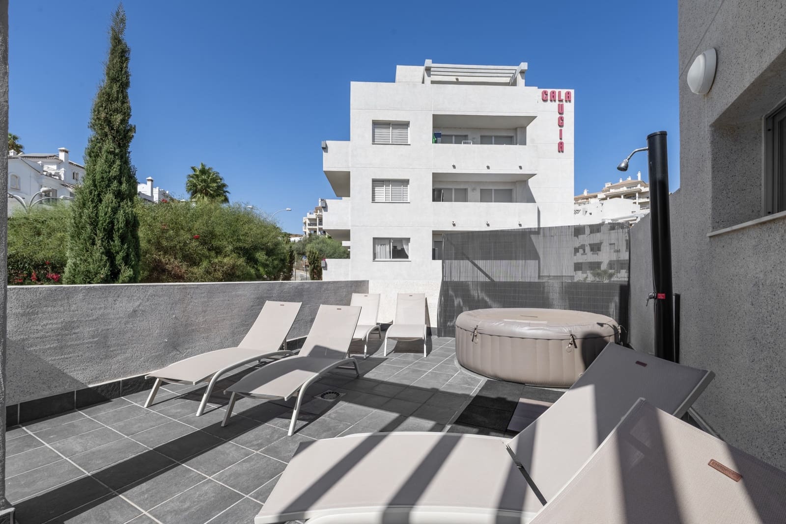 2 Zimmer Penthouse zu verkaufen in Riviera del Sol mit Pool Garage - 375.000 € (Ref: 9337339)