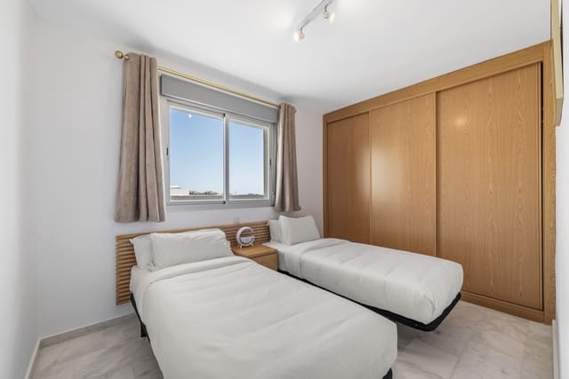 2 slaapkamer Penthouse te koop in Riviera del Sol, Mijas met zwembad garage - € 375.000 (Ref: 9337339)
