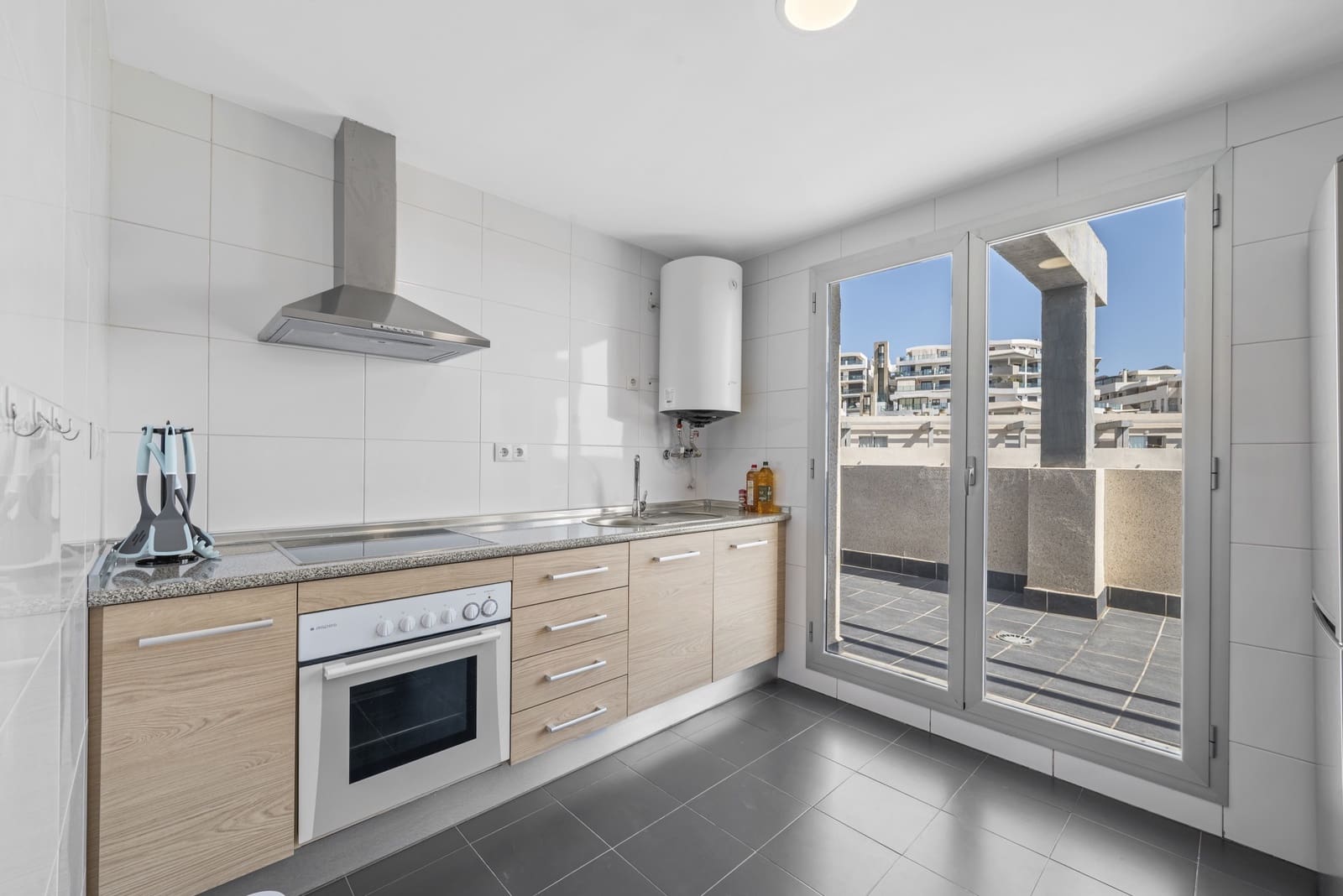 2 bedroom Penthouse for sale in Riviera del Sol with pool garage - € 375,000 (Ref: 9337339)