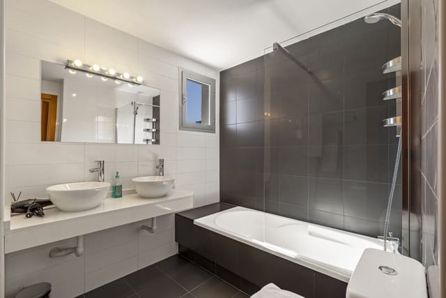 2 slaapkamer Penthouse te koop in Riviera del Sol, Mijas met zwembad garage - € 395.000 (Ref: 9337340)