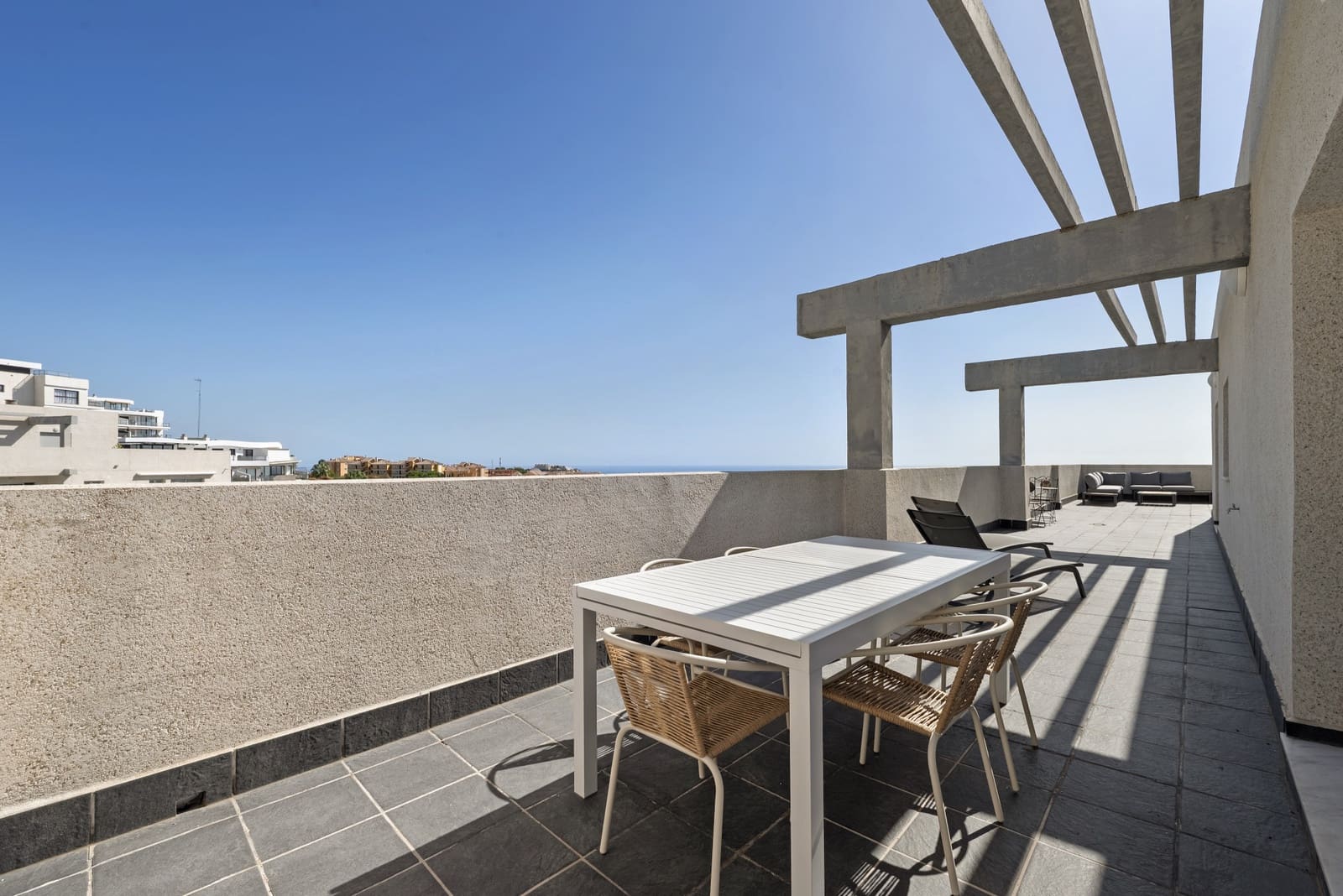 2 slaapkamer Penthouse te koop in Riviera del Sol met zwembad garage - € 395.000 (Ref: 9337340)