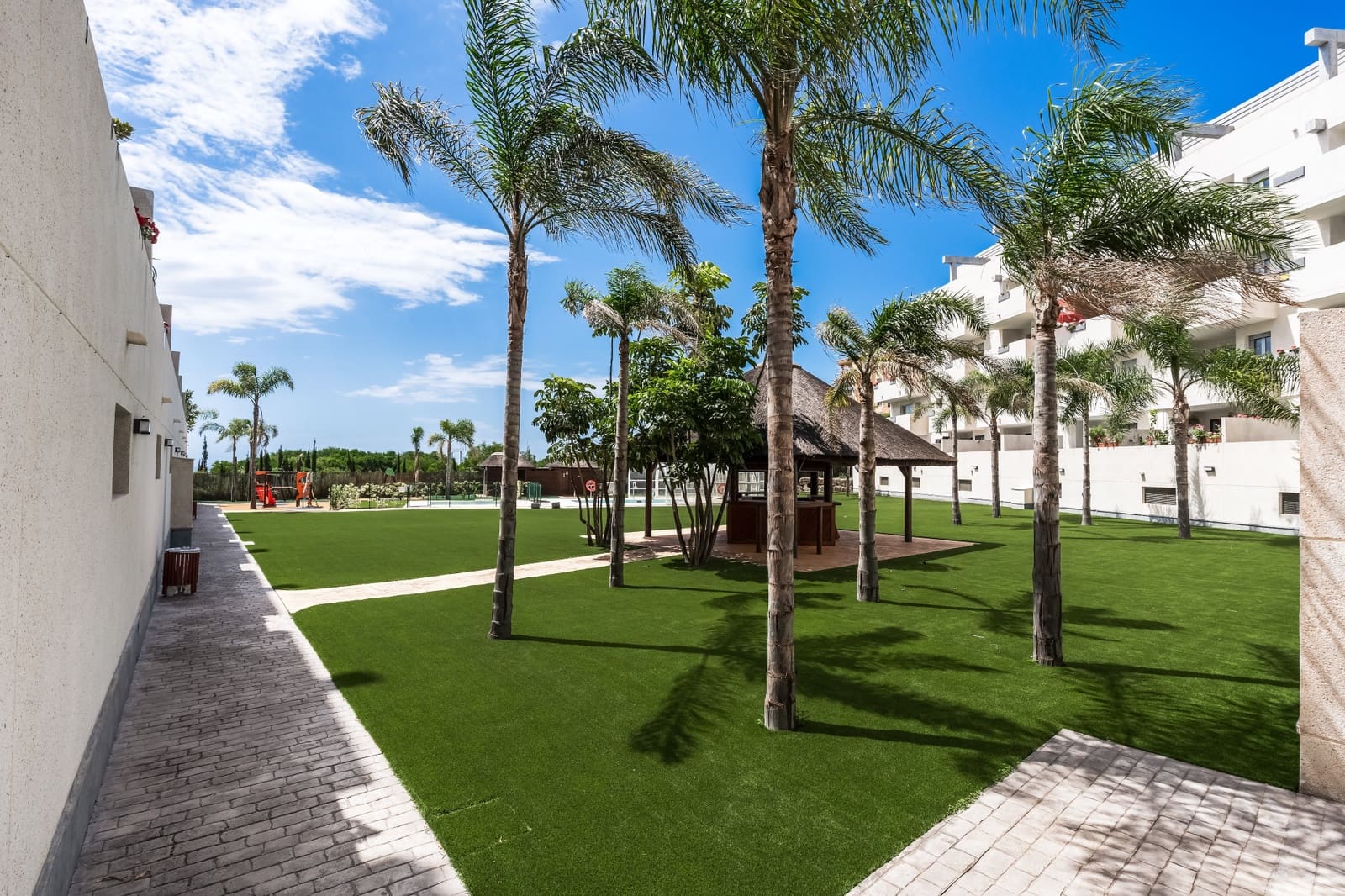 2 slaapkamer Penthouse te koop in Riviera del Sol met zwembad garage - € 395.000 (Ref: 9337340)