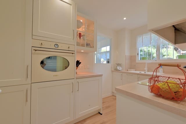 3 Zimmer Penthouse zu verkaufen in Calahonda, Mijas mit Pool - 599.000 € (Ref: 9340406)