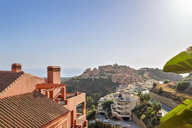 2 bedroom Apartment for sale in Calahonda, Mijas with pool garage - € 420,000 (Ref: 9340407)