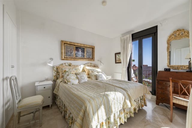 2 bedroom Apartment for sale in Calahonda, Mijas with pool garage - € 420,000 (Ref: 9340407)