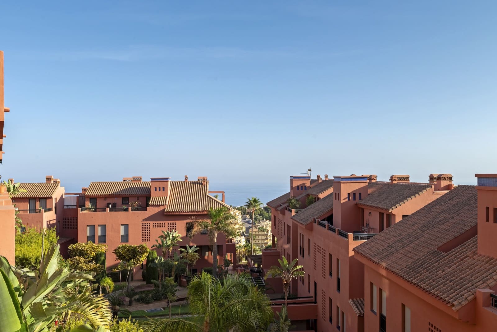 2 makuuhuone Huoneisto myytävänä paikassa Calahonda mukana uima-altaan 
autotalli - 420 000 € (Ref: 9340407)