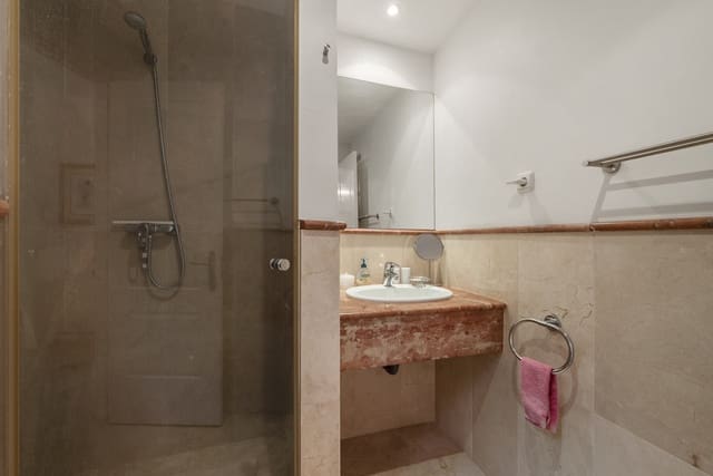 2 soverom Leilighet til salgs i Calahonda, Mijas med svømmebasseng garasje - € 399 000 (Ref: 9340407)
