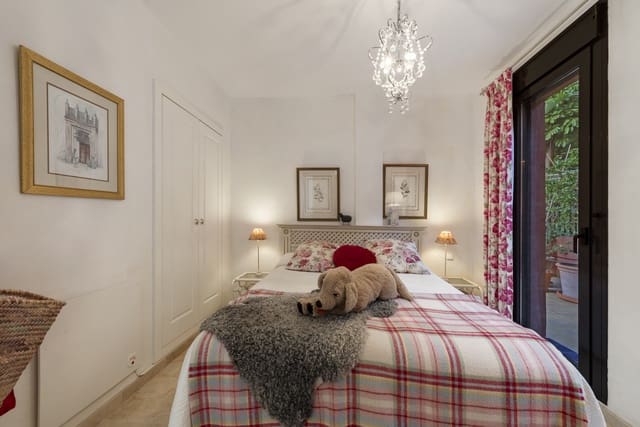 2 soverom Leilighet til salgs i Calahonda, Mijas med svømmebasseng garasje - € 399 000 (Ref: 9340407)