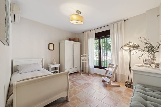 5 soverom Villa til salgs i Mijas Costa, Mijas med svømmebasseng garasje - € 1 150 000 (Ref: 9357961)