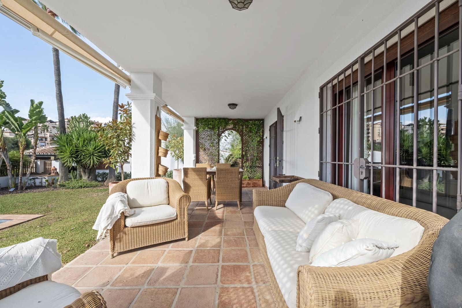 5 slaapkamer Villa te koop in Mijas Costa met zwembad garage - € 1.150.000 (Ref: 9357961)