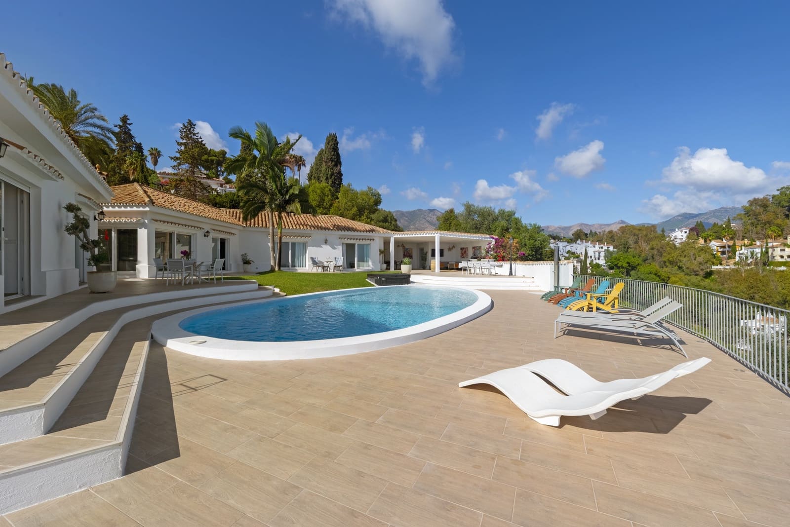 4 soverom Villa til salgs i Mijas Costa med svømmebasseng garasje - € 1 795 000 (Ref: 9357963)