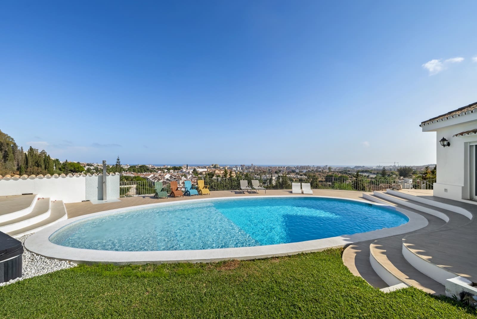 4 soverom Villa til salgs i Mijas Costa med svømmebasseng garasje - € 1 795 000 (Ref: 9357963)