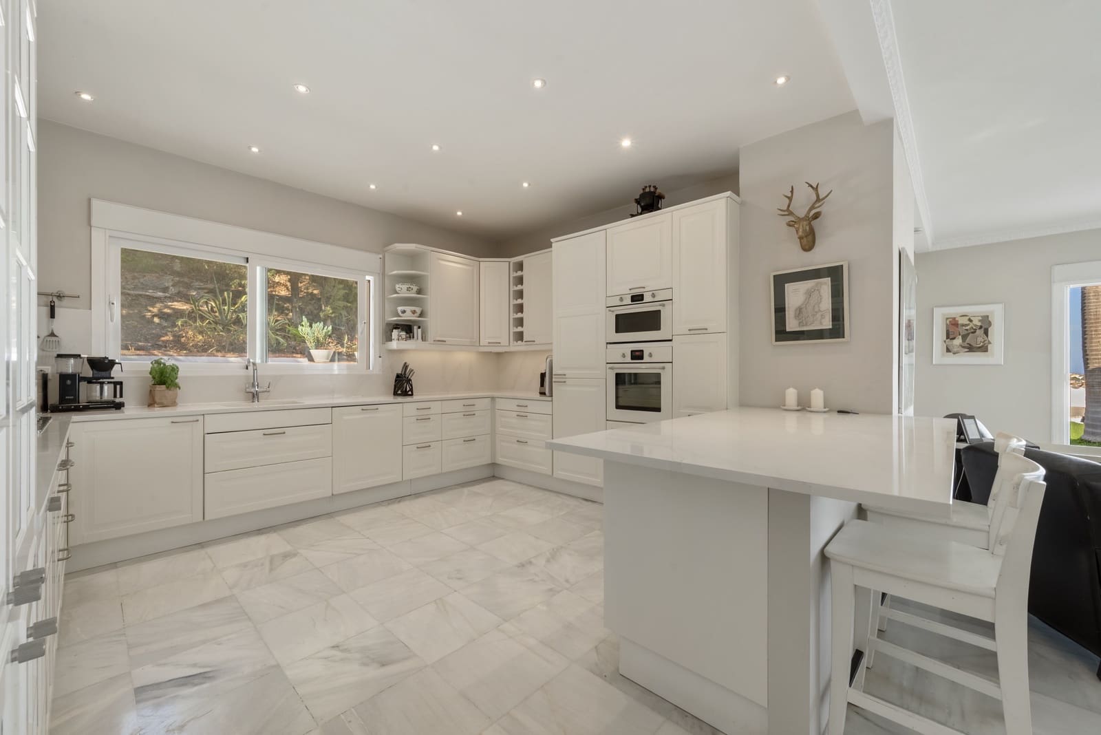 4 soverom Villa til salgs i Mijas Costa med svømmebasseng garasje - € 1 795 000 (Ref: 9357963)