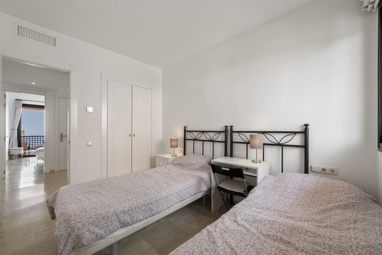 3 bedroom Penthouse for sale in Calahonda with pool garage - € 595,000 (Ref: 9357964)