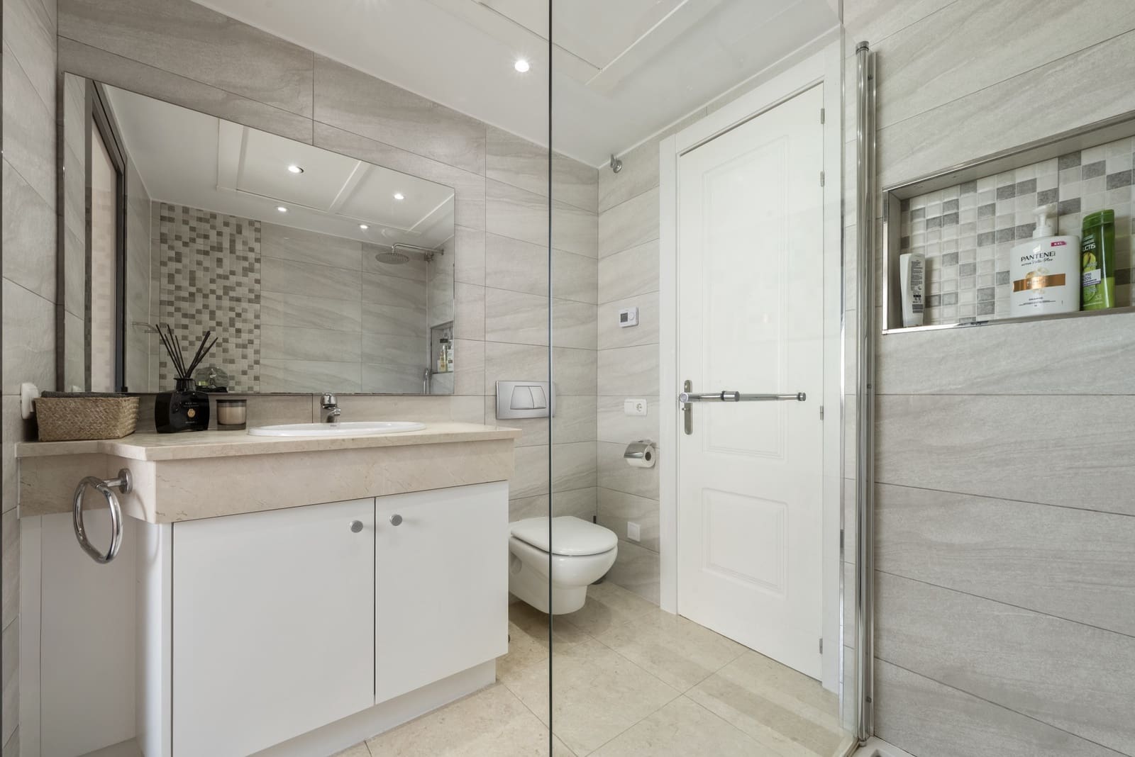 3 bedroom Penthouse for sale in Calahonda with pool garage - € 595,000 (Ref: 9357964)