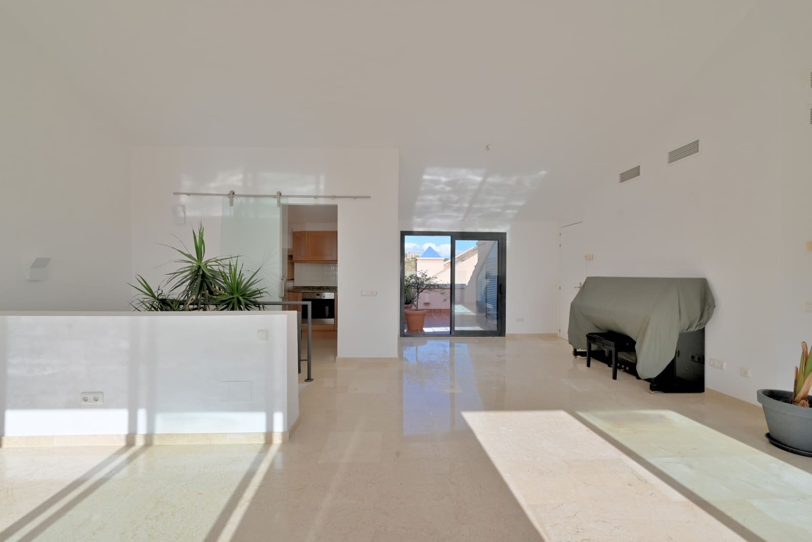 3 soveværelse Penthouse til salg i Calahonda med swimmingpool garage - € 495.000 (Ref: 9357965)