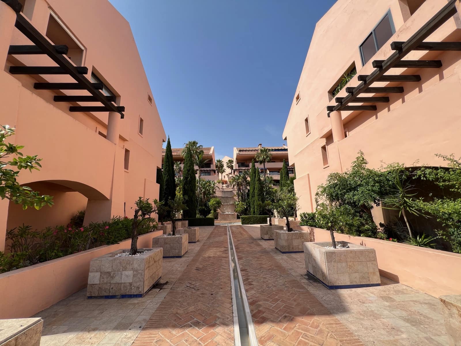 3 soveværelse Penthouse til salg i Calahonda med swimmingpool garage - € 495.000 (Ref: 9357965)