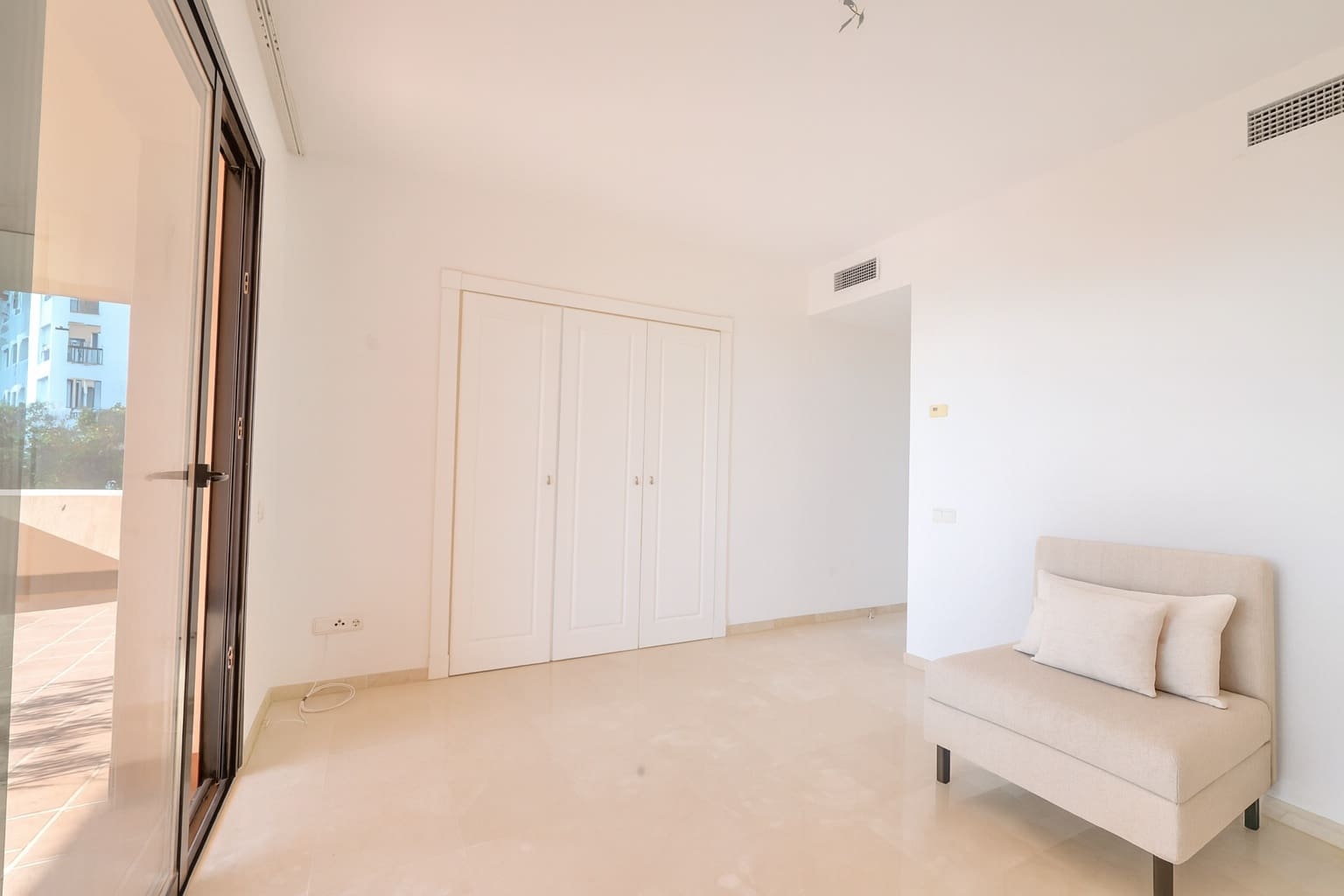 3 slaapkamer Penthouse te koop in Calahonda met zwembad garage - € 459.000 (Ref: 9357965)