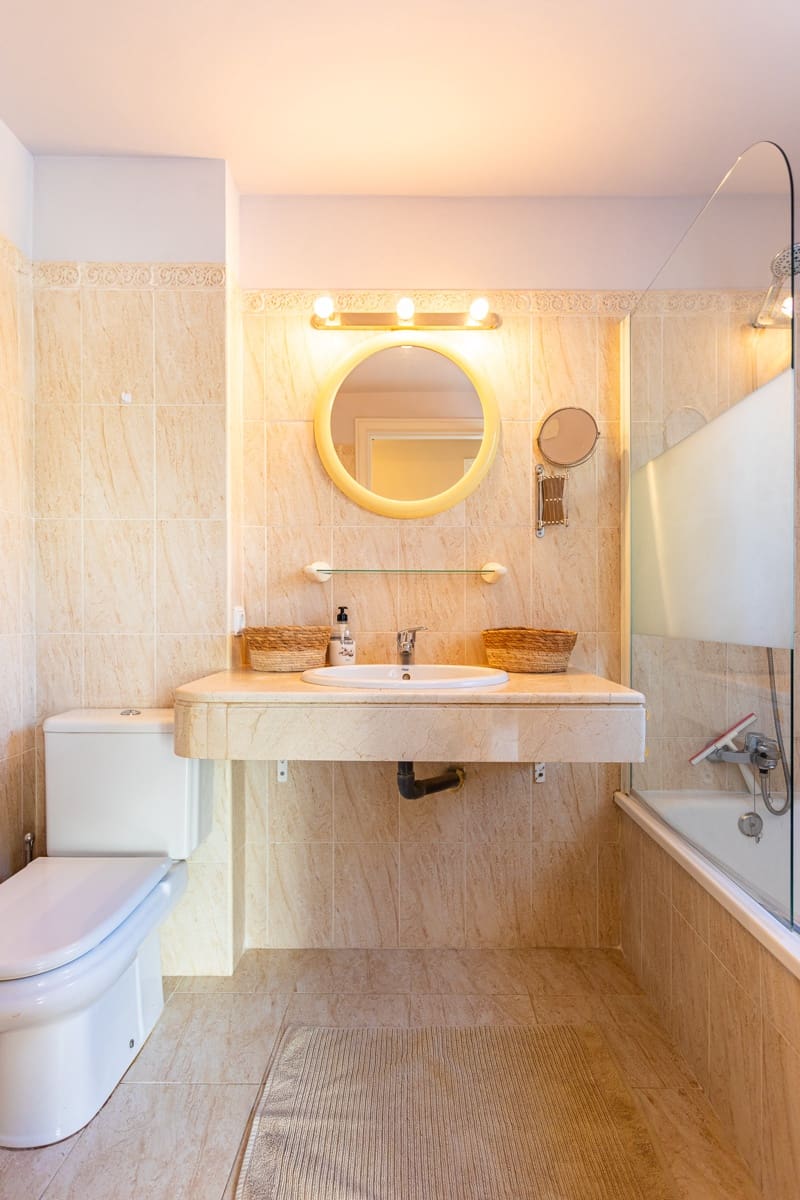 2 bedroom Penthouse for sale in Calahonda with pool garage - € 340,000 (Ref: 9357966)