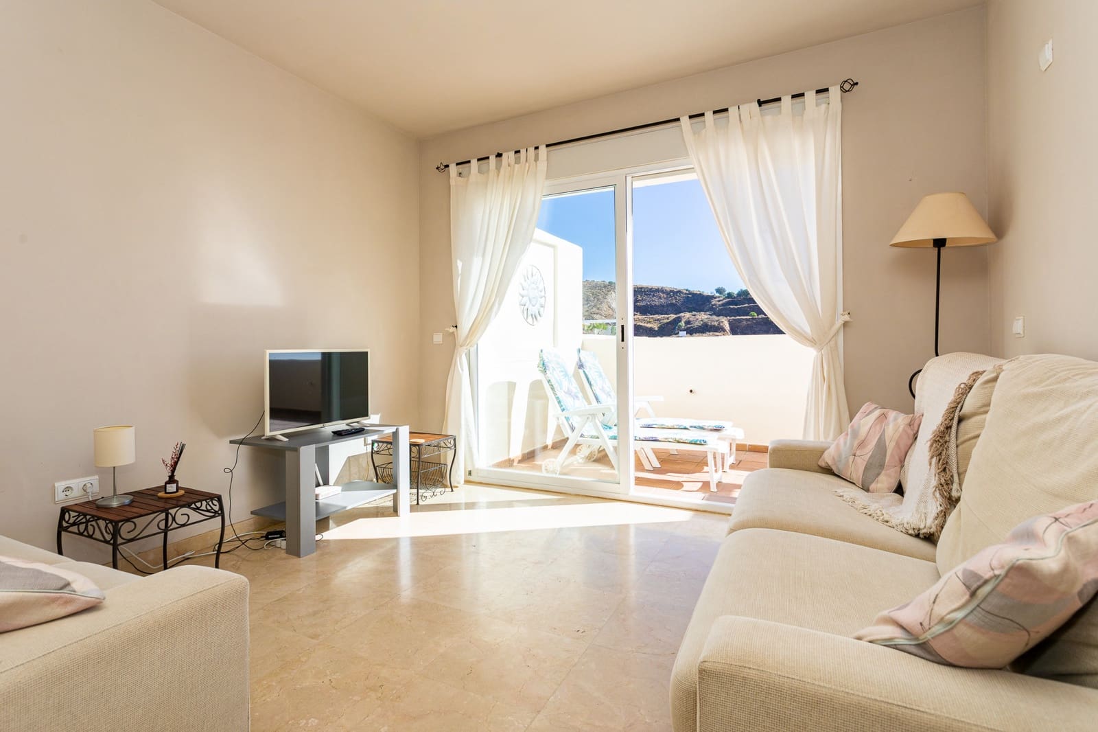 2 bedroom Penthouse for sale in Calahonda with pool garage - € 340,000 (Ref: 9357966)