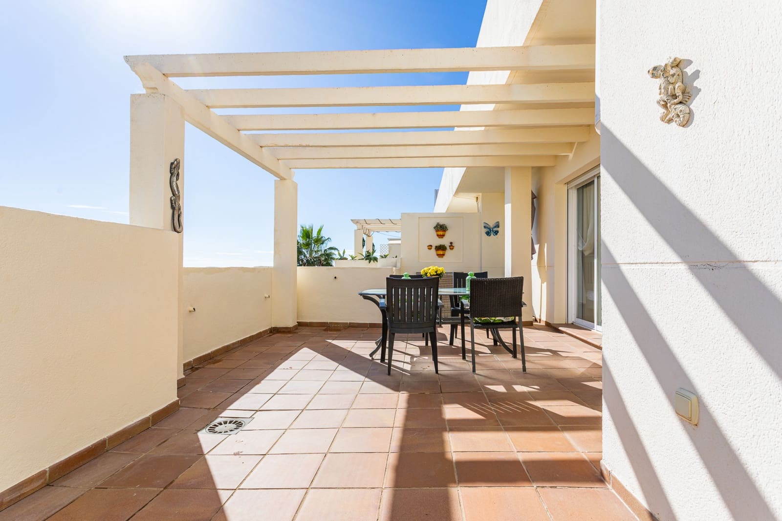 2 bedroom Penthouse for sale in Calahonda with pool garage - € 340,000 (Ref: 9357966)