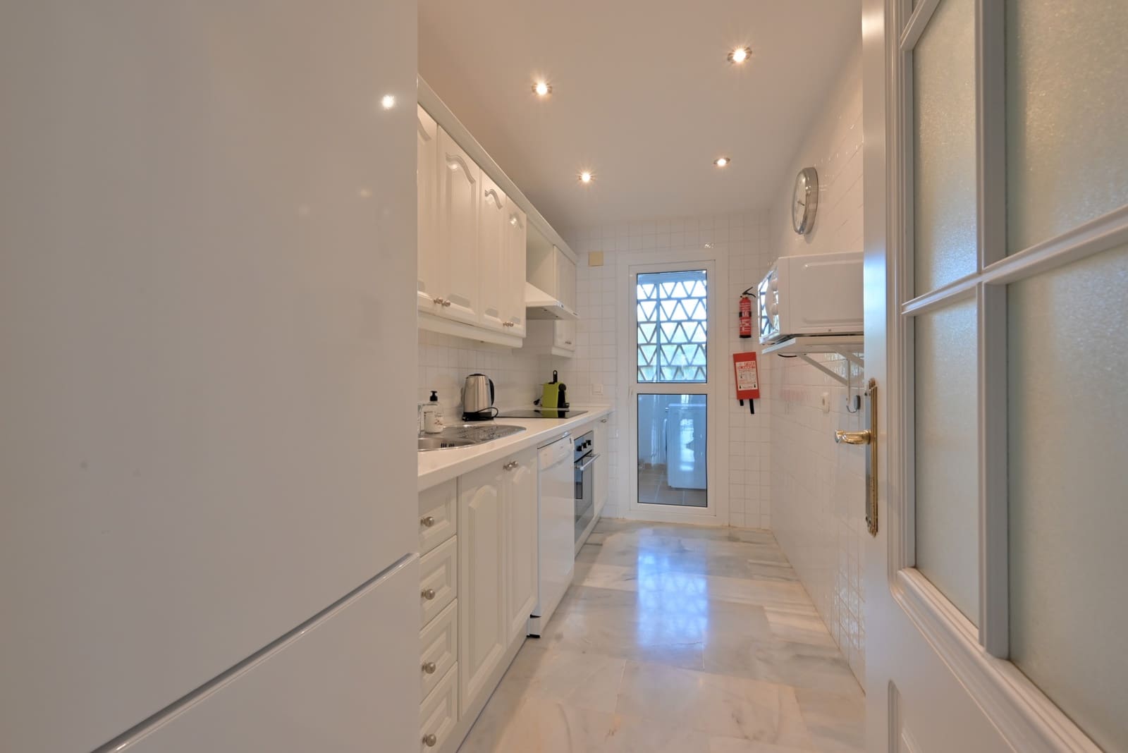 2 bedroom Apartment for sale in Calahonda with garage - € 595,000 (Ref: 9374697)