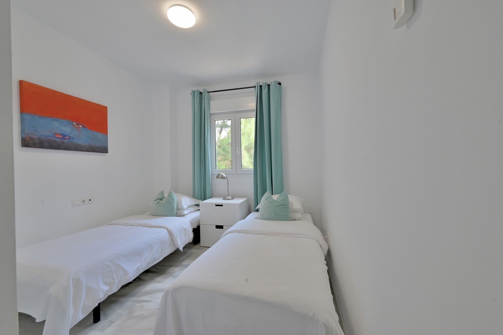 2 bedroom Apartment for sale in Calahonda with garage - € 595,000 (Ref: 9374697)