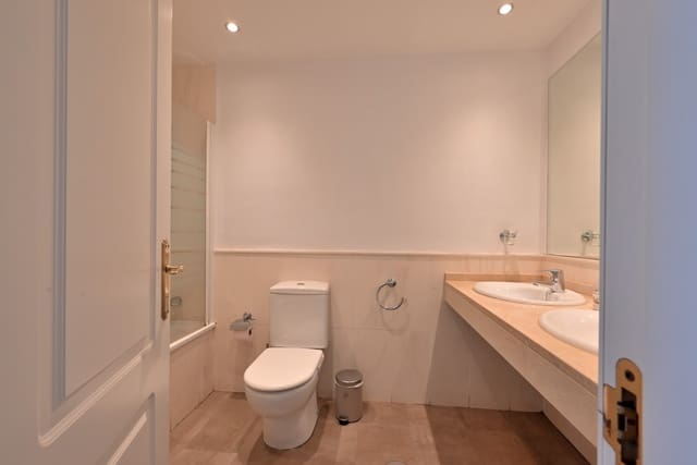 2 soveværelse Lejlighed til salg i Calahonda, Mijas med garage - € 595.000 (Ref: 9374697)