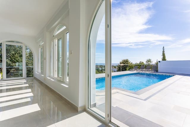 3 chambre Villa/Maison à vendre à Calahonda, Mijas avec piscine garage - 1 100 000 € (Ref: 9376497)