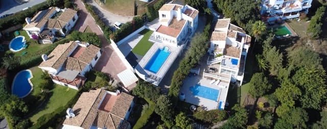 3 chambre Villa/Maison à vendre à Calahonda, Mijas avec piscine garage - 1 100 000 € (Ref: 9376497)