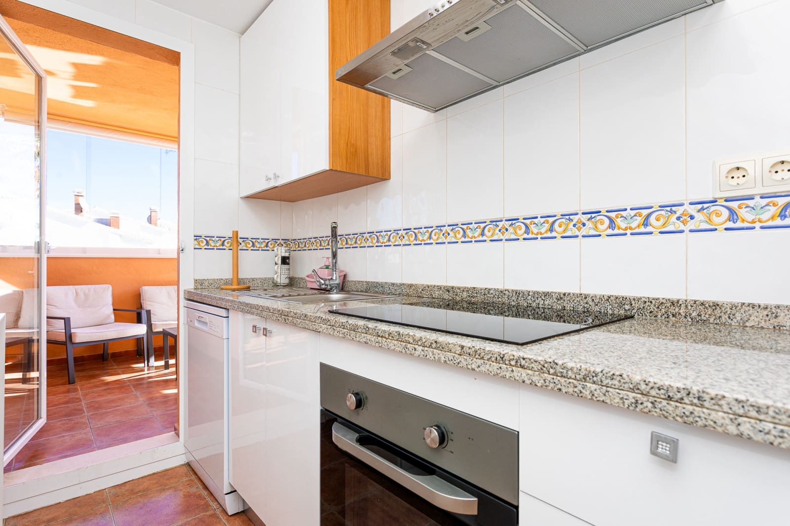 2 soveværelse Lejlighed til salg i Marbella med swimmingpool garage - € 650.000 (Ref: 9390055)