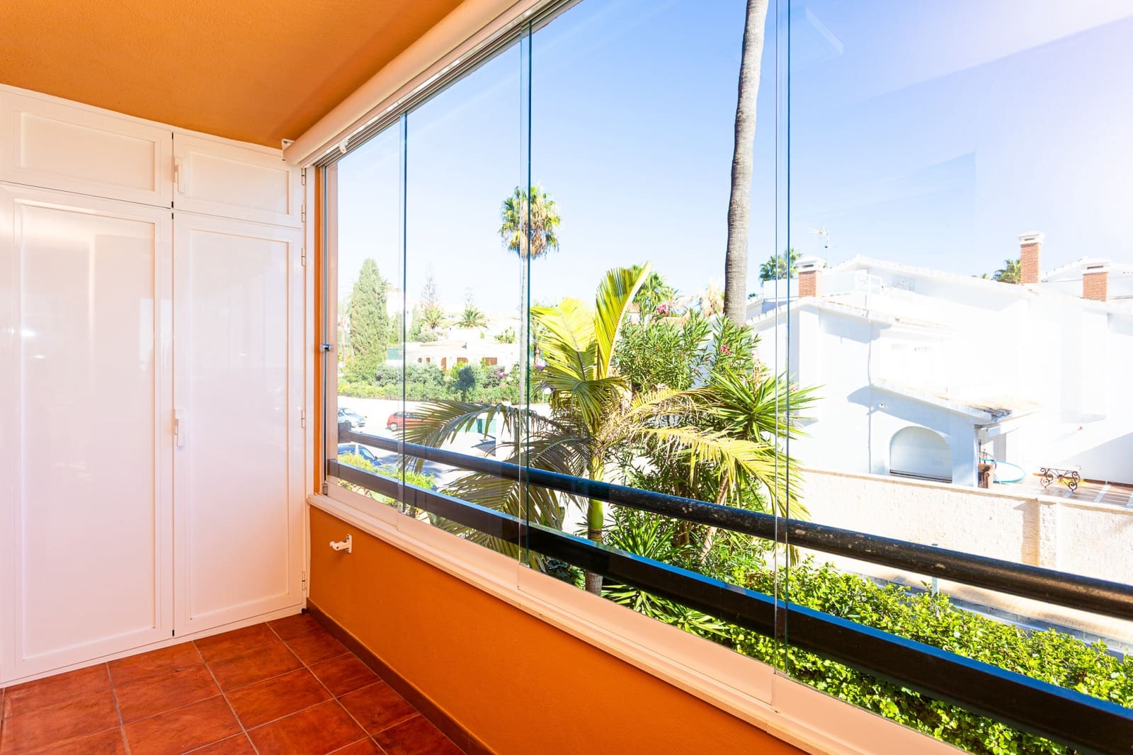 2 soveværelse Lejlighed til salg i Marbella med swimmingpool garage - € 650.000 (Ref: 9390055)